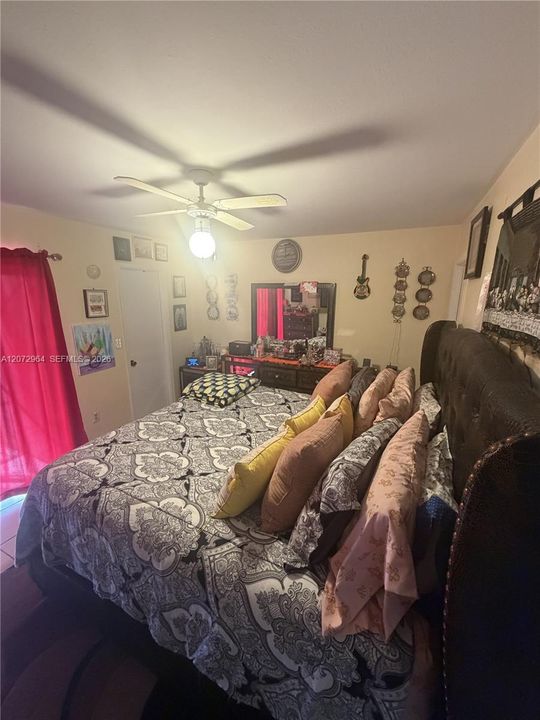 For Sale: $190,000 (2 beds, 2 baths, 940 Square Feet)