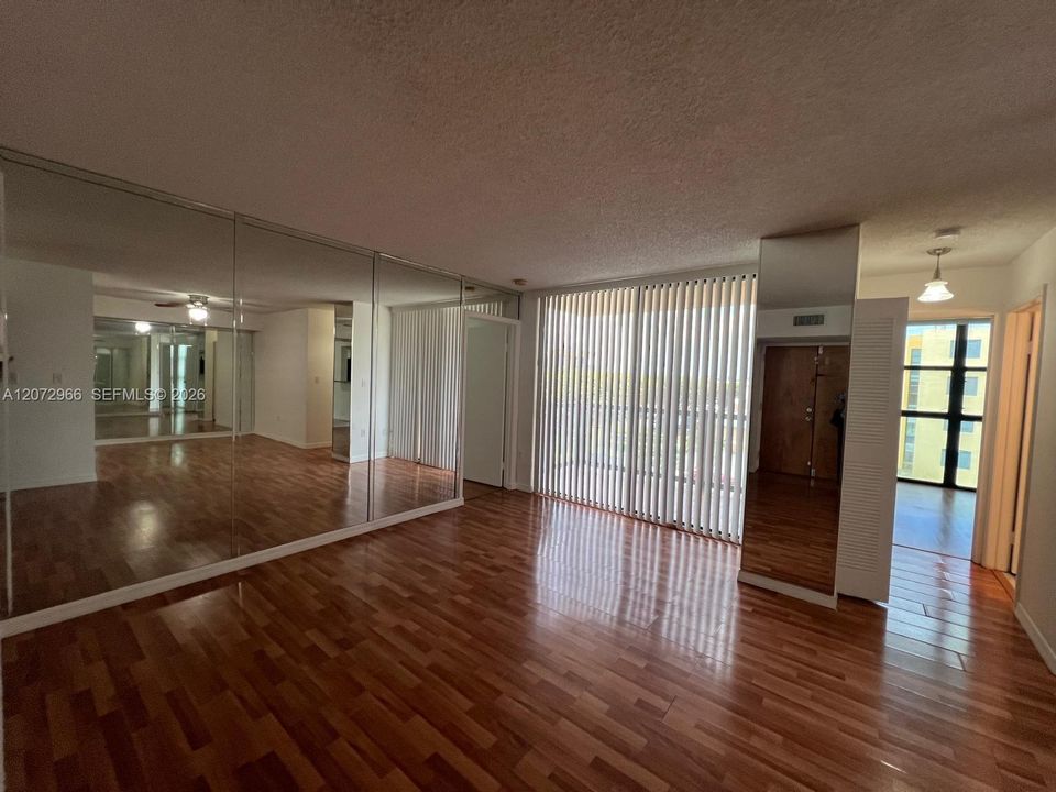 En Renta: $2,300 (2 camas, 2 baños, 898 Pies cuadrados)