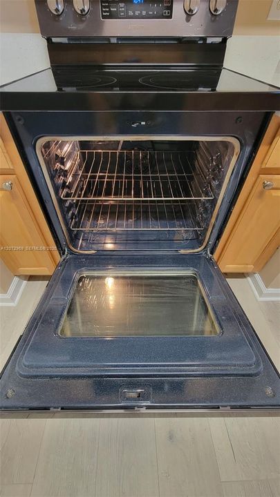 В аренду: $1,900 (2 спален, 2 ванн, 1175 Квадратных фут)
