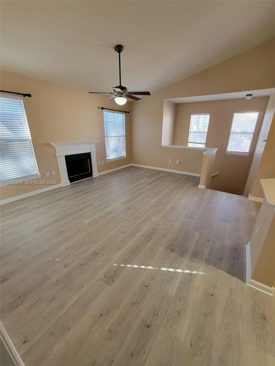 В аренду: $1,900 (2 спален, 2 ванн, 1175 Квадратных фут)
