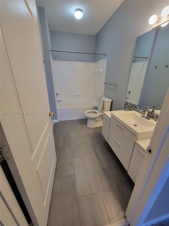В аренду: $1,900 (2 спален, 2 ванн, 1175 Квадратных фут)