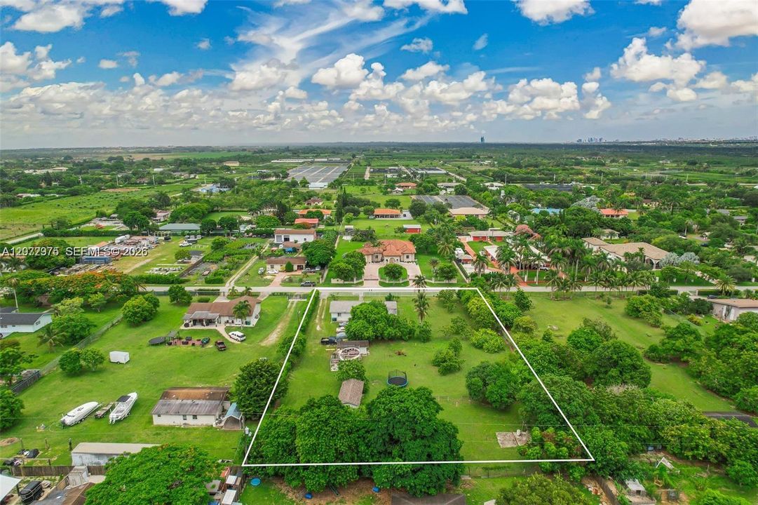 For Sale: $970,000 (3 beds, 2 baths, 1545 Square Feet)