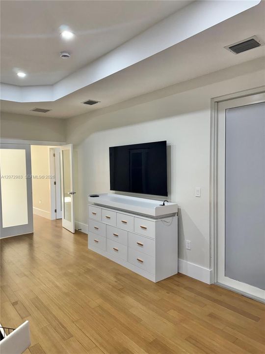 For Sale: $1,100,000 (4 beds, 3 baths, 2997 Square Feet)