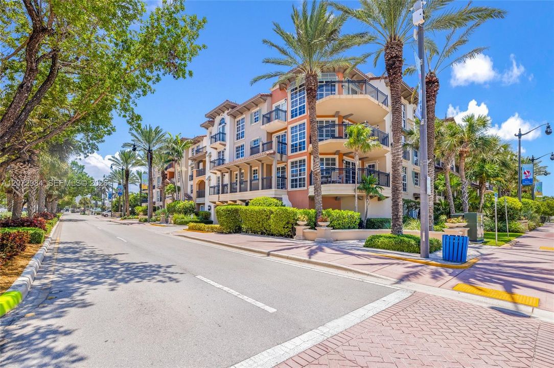 For Rent: $6,500 (2 beds, 2 baths, 1672 Square Feet)