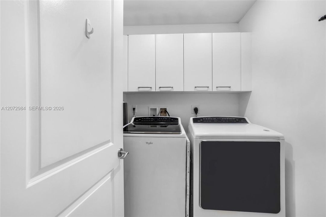 For Rent: $6,500 (2 beds, 2 baths, 1672 Square Feet)