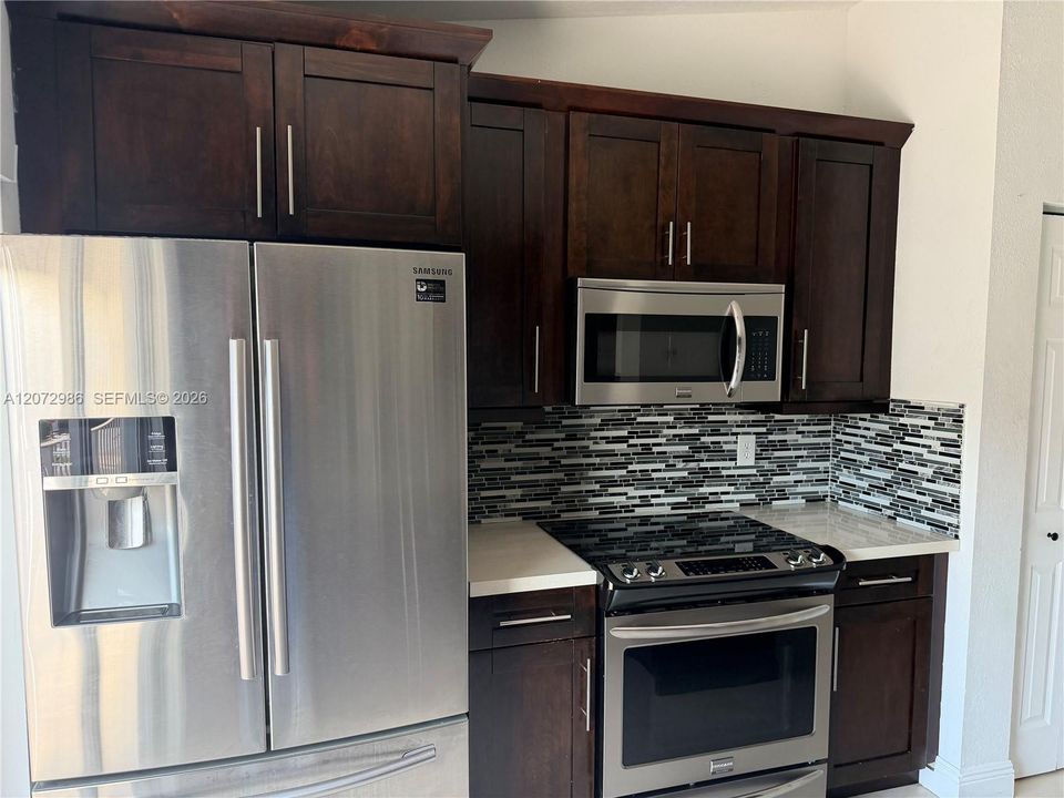 En Renta: $2,400 (2 camas, 2 baños, 1020 Pies cuadrados)
