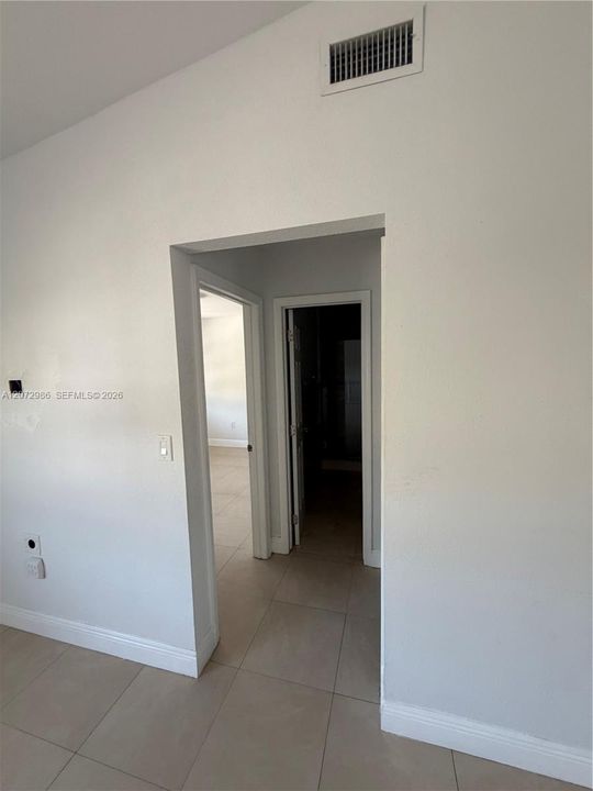En Renta: $2,400 (2 camas, 2 baños, 1020 Pies cuadrados)