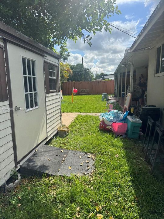 Activo con contrato: $685,000 (4 camas, 3 baños, 1699 Pies cuadrados)