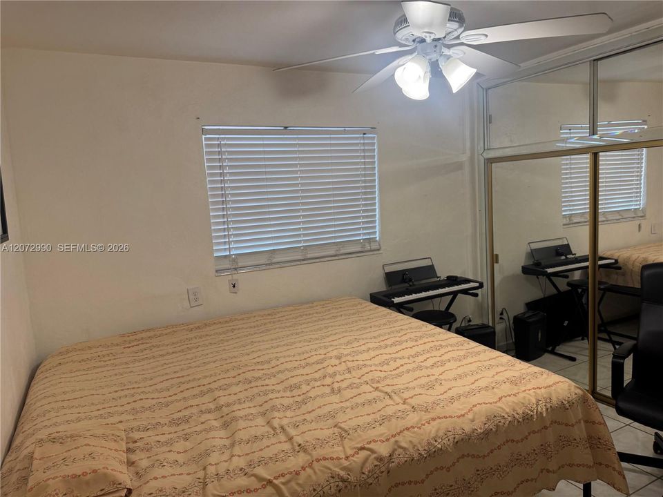 Activo con contrato: $685,000 (4 camas, 3 baños, 1699 Pies cuadrados)