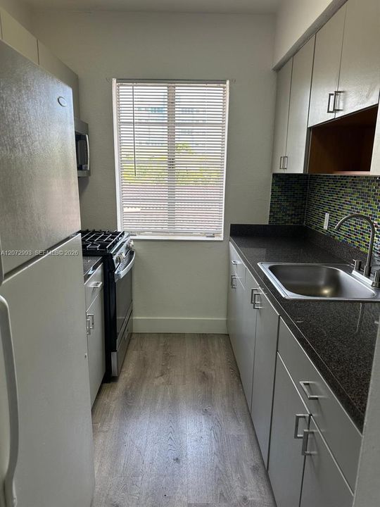 В аренду: $1,875 (1 спален, 1 ванн, 9216 Квадратных фут)