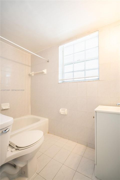 В аренду: $1,550 (0 спален, 1 ванн, 300 Квадратных фут)