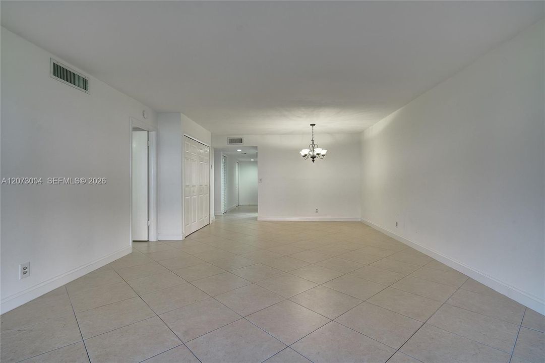 For Rent: $2,500 (2 beds, 2 baths, 1256 Square Feet)