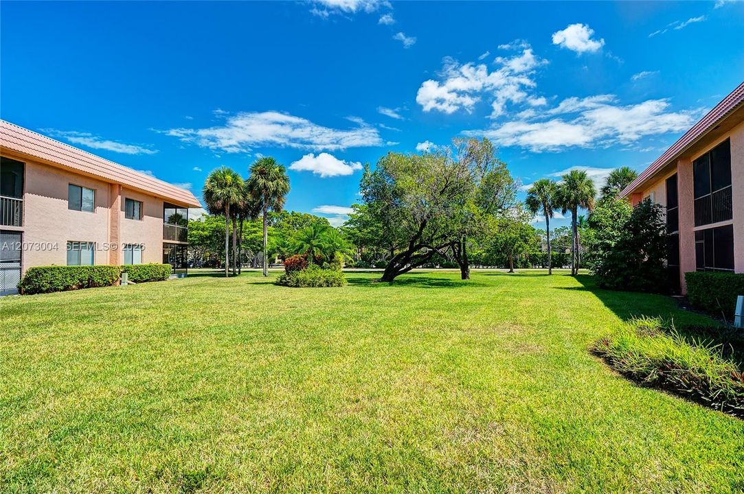 For Rent: $2,500 (2 beds, 2 baths, 1256 Square Feet)