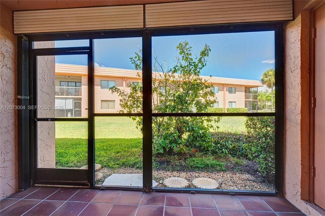 For Rent: $2,500 (2 beds, 2 baths, 1256 Square Feet)