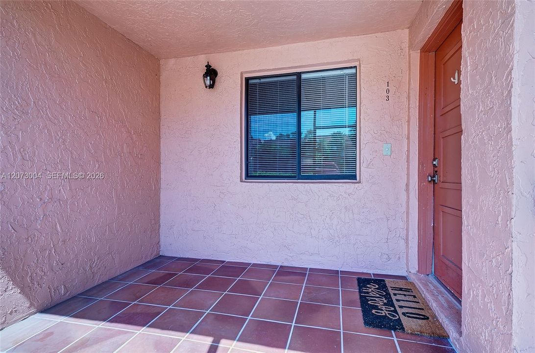 For Rent: $2,500 (2 beds, 2 baths, 1256 Square Feet)