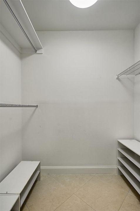 For Rent: $2,500 (2 beds, 2 baths, 1256 Square Feet)