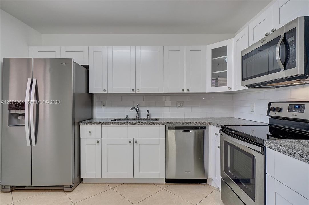 For Rent: $2,500 (2 beds, 2 baths, 1256 Square Feet)