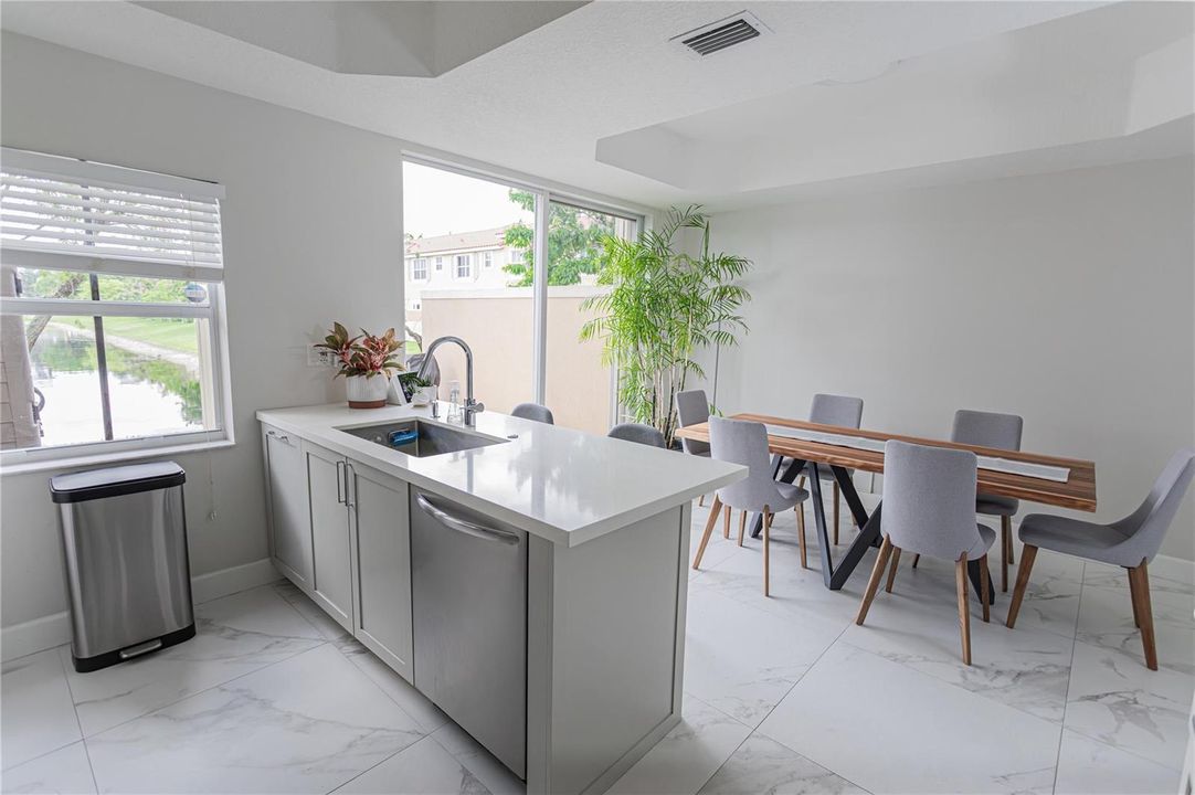 Modern Kitchen Bar