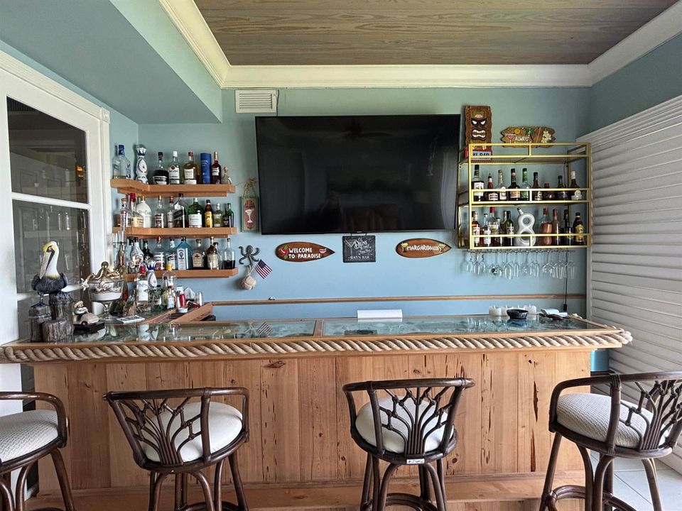 Fl Rm Built in Bar