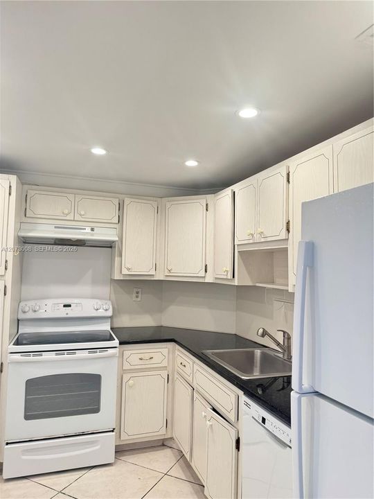 En Venta: $227,000 (1 camas, 1 baños, 762 Pies cuadrados)