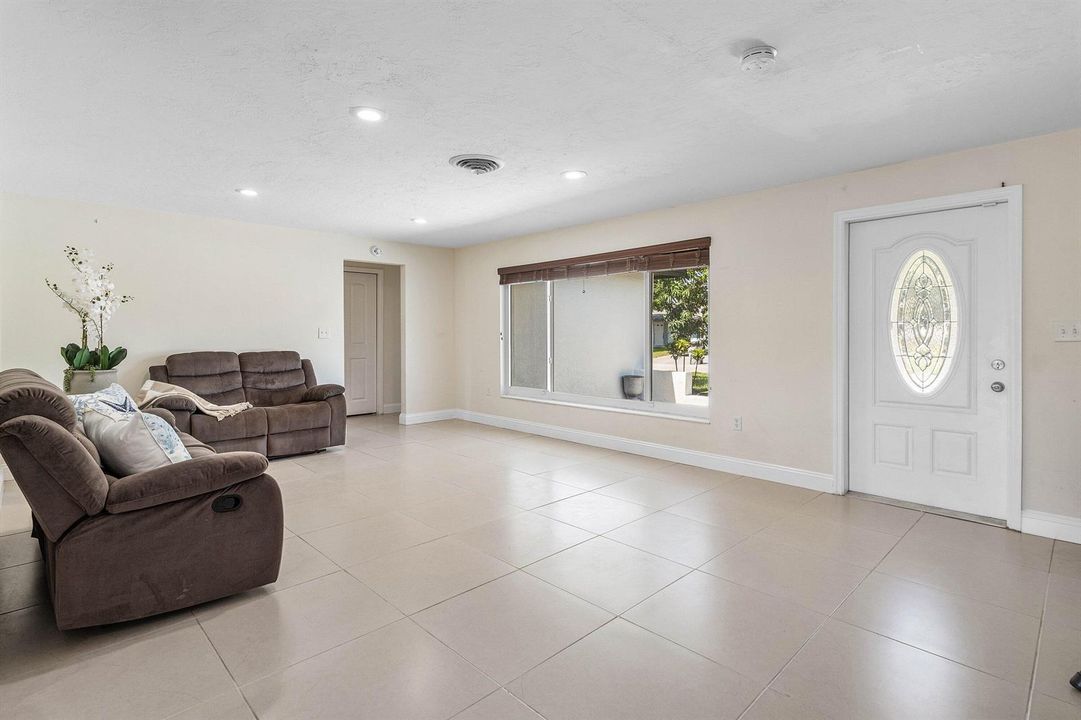 005-1620Southwest4thAvenue-PompanoBeach-