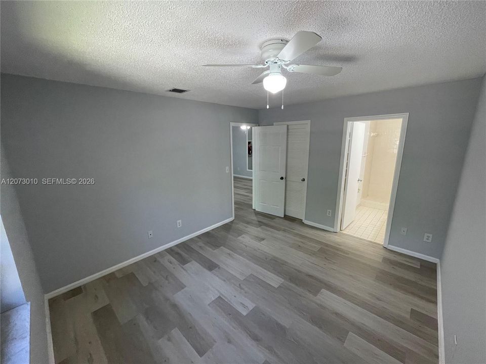 В аренду: $2,450 (2 спален, 2 ванн, 925 Квадратных фут)