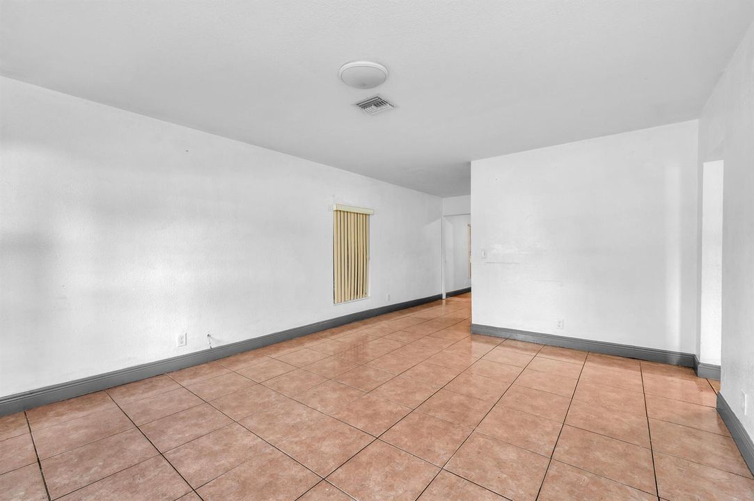 124 SW 10TH