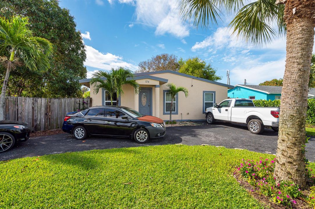 124 SW 10TH 18