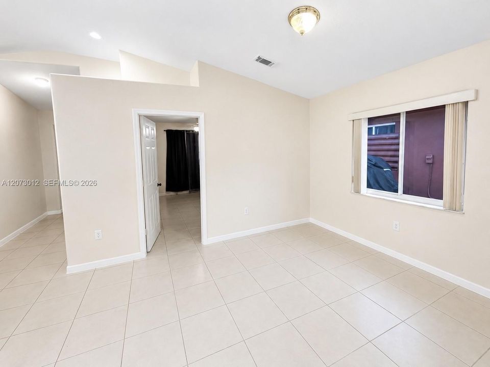 For Rent: $3,200 (3 beds, 2 baths, 1308 Square Feet)