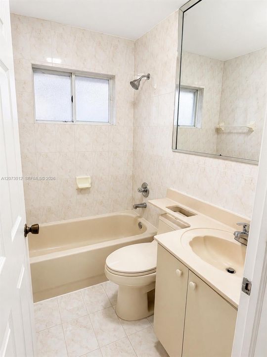 For Rent: $3,200 (3 beds, 2 baths, 1308 Square Feet)