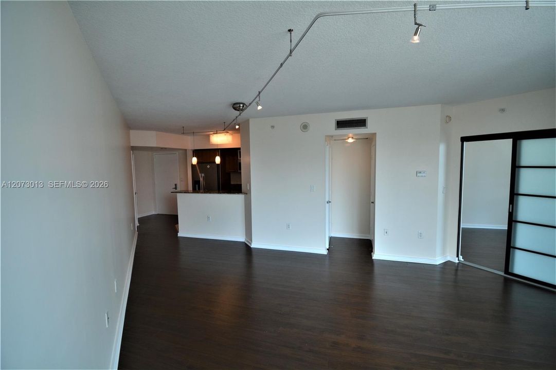 For Rent: $2,290 (1 beds, 1 baths, 657 Square Feet)