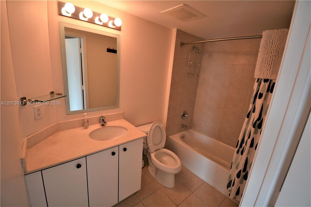 For Rent: $2,290 (1 beds, 1 baths, 657 Square Feet)