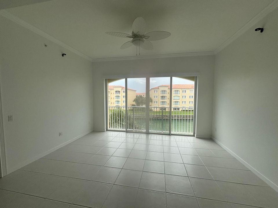 Fla Room