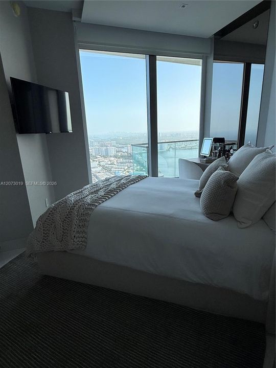 For Rent: $18,900 (3 beds, 2 baths, 1762 Square Feet)