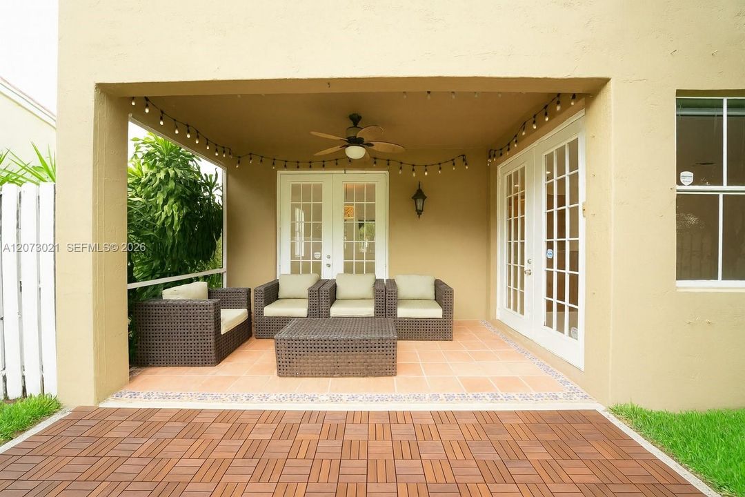 For Rent: $5,200 (4 beds, 2 baths, 2022 Square Feet)