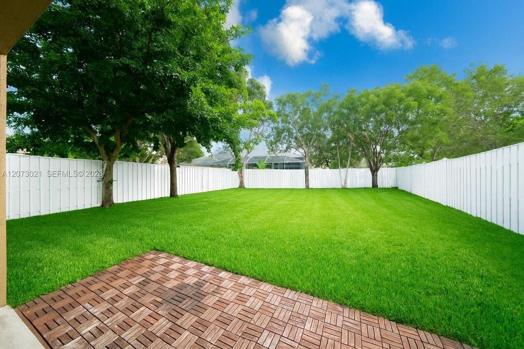 For Rent: $5,200 (4 beds, 2 baths, 2022 Square Feet)