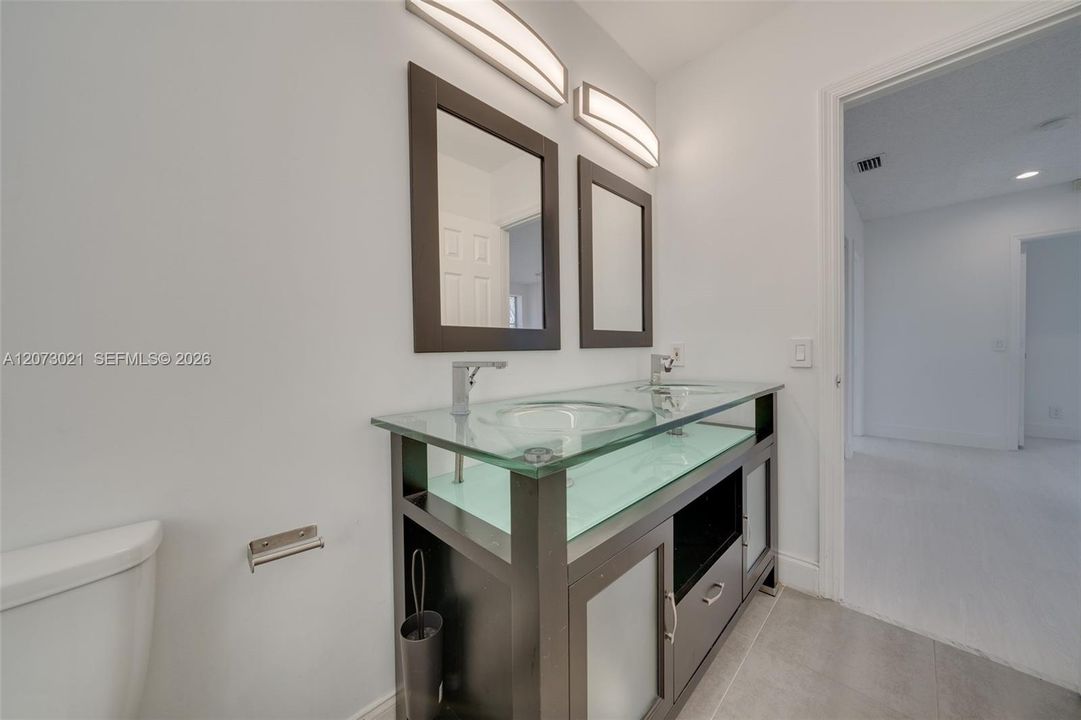 For Rent: $5,200 (4 beds, 2 baths, 2022 Square Feet)