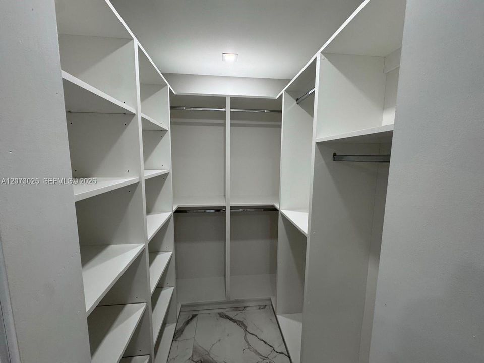 For Rent: $2,800 (2 beds, 2 baths, 720 Square Feet)