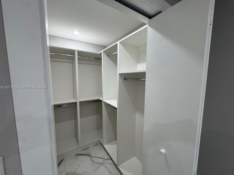 For Rent: $2,800 (2 beds, 2 baths, 720 Square Feet)