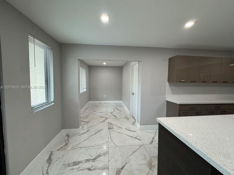 For Rent: $2,800 (2 beds, 2 baths, 720 Square Feet)