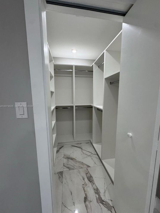 For Rent: $2,800 (2 beds, 2 baths, 720 Square Feet)