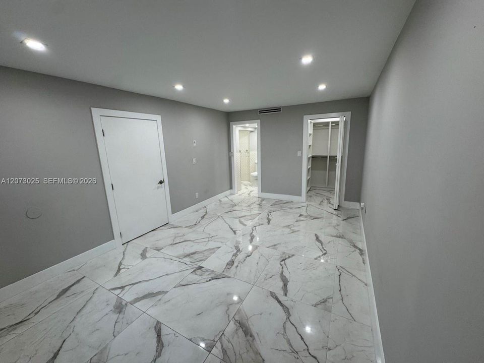 For Rent: $2,800 (2 beds, 2 baths, 720 Square Feet)
