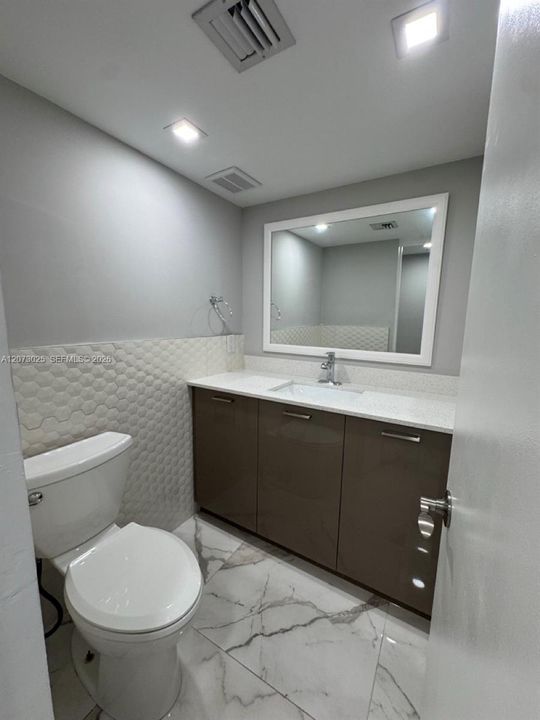 For Rent: $2,800 (2 beds, 2 baths, 720 Square Feet)
