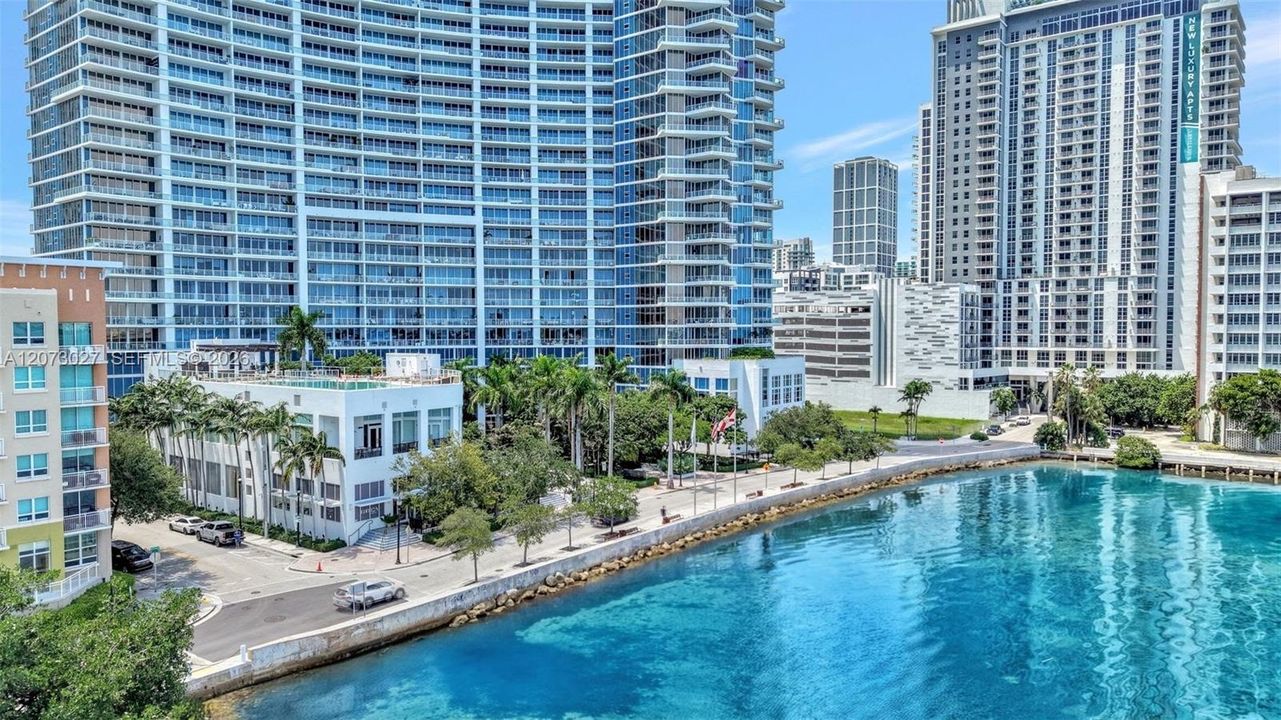 На продажу: $899,000 (2 спален, 2 ванн, 1128 Квадратных фут)