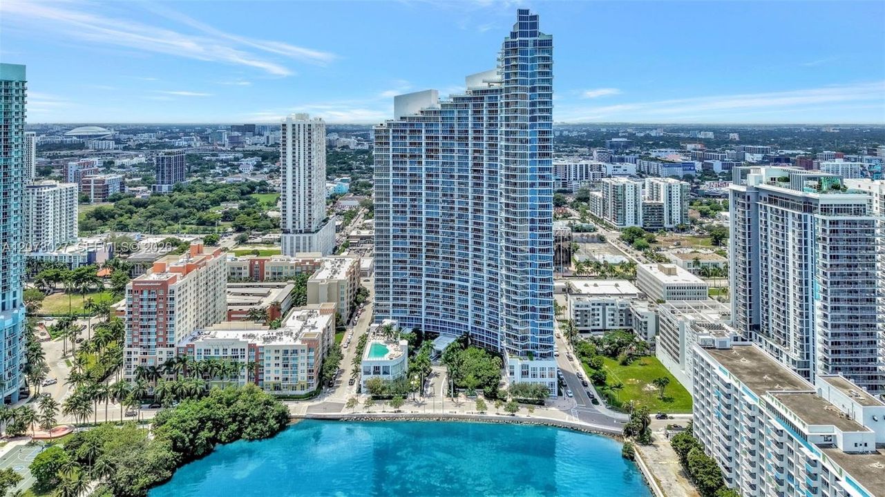 На продажу: $899,000 (2 спален, 2 ванн, 1128 Квадратных фут)