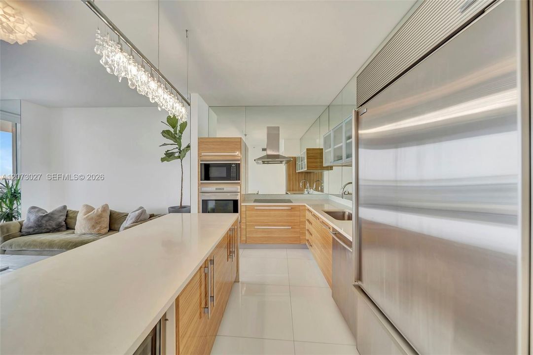 На продажу: $899,000 (2 спален, 2 ванн, 1128 Квадратных фут)