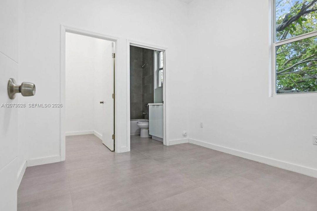 В аренду: $2,700 (3 спален, 2 ванн, 1003 Квадратных фут)