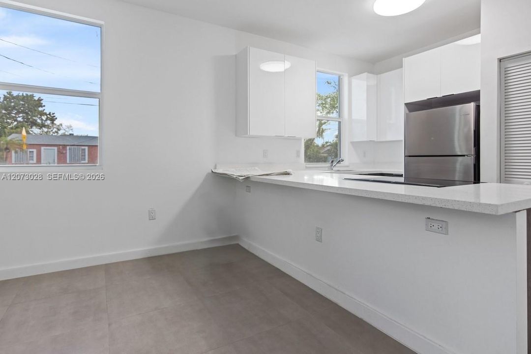 В аренду: $2,700 (3 спален, 2 ванн, 1003 Квадратных фут)