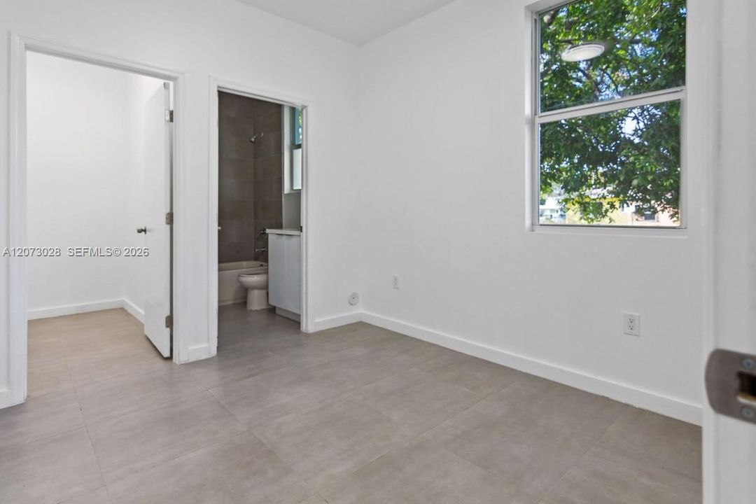 В аренду: $2,700 (3 спален, 2 ванн, 1003 Квадратных фут)