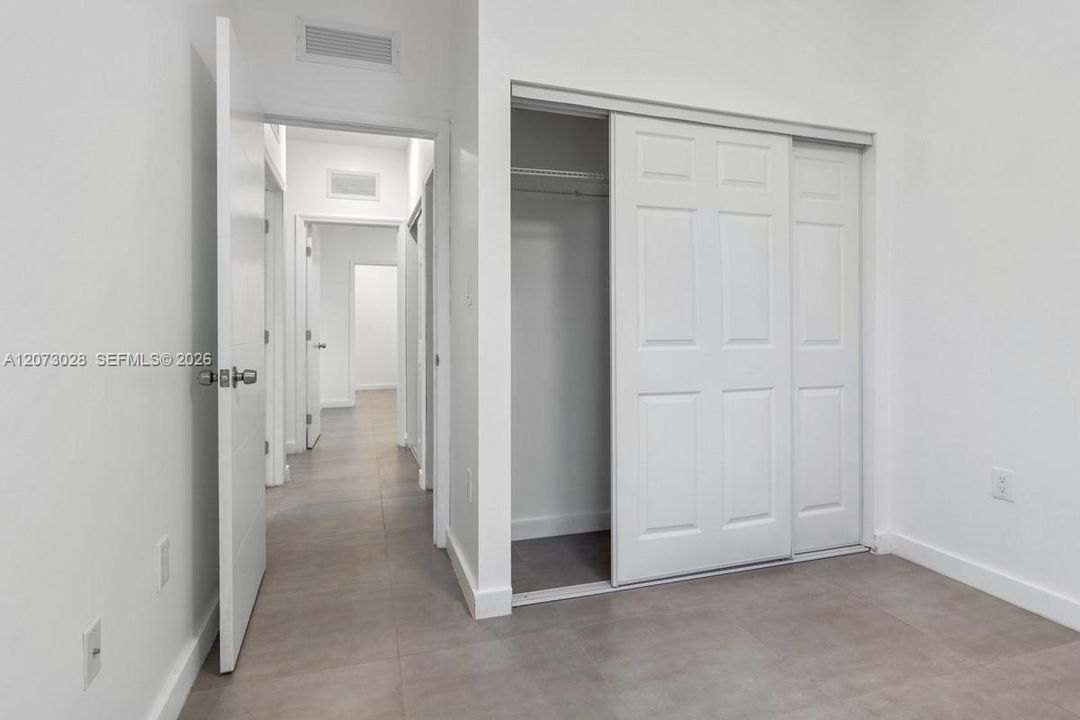 В аренду: $2,700 (3 спален, 2 ванн, 1003 Квадратных фут)